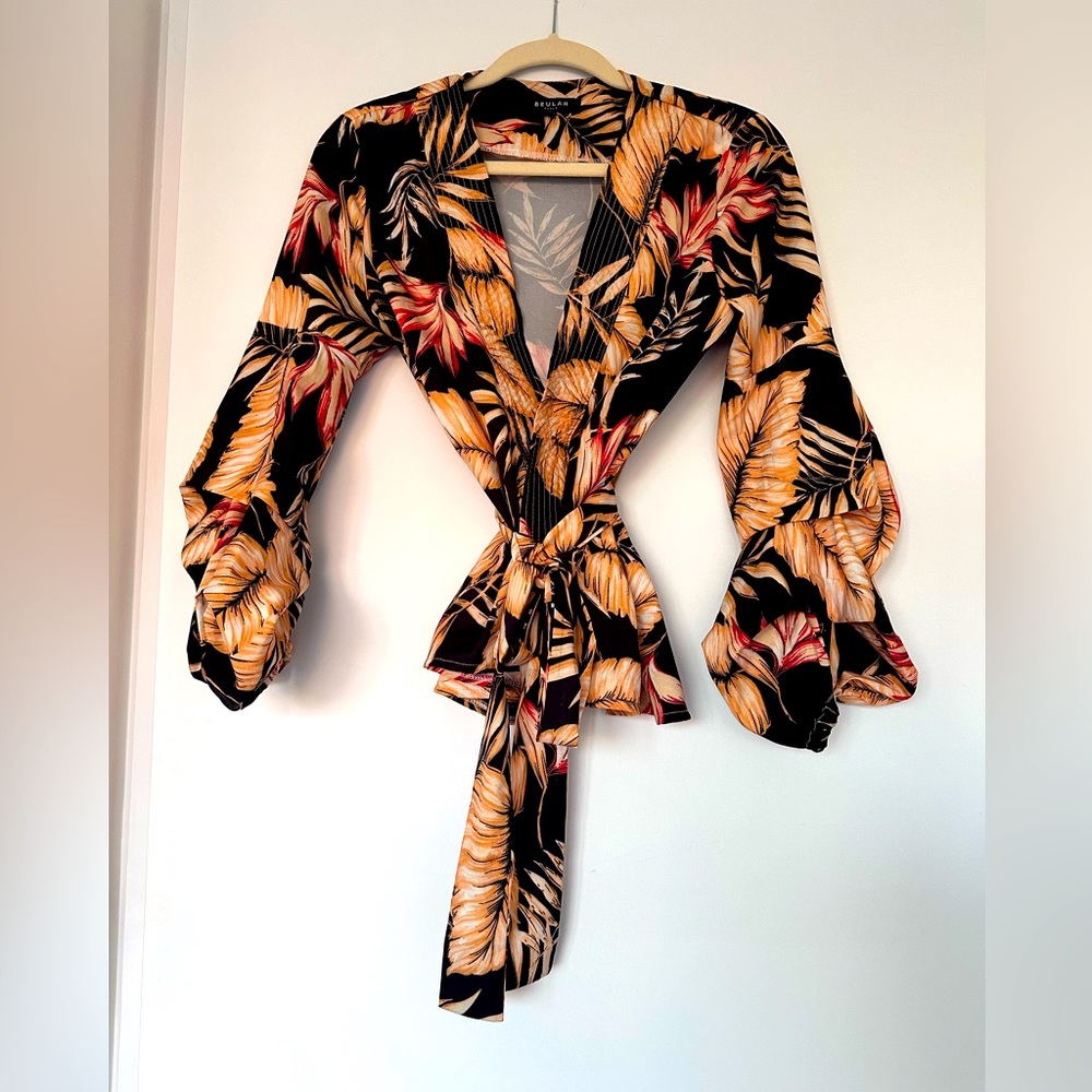 Beulah wrap top